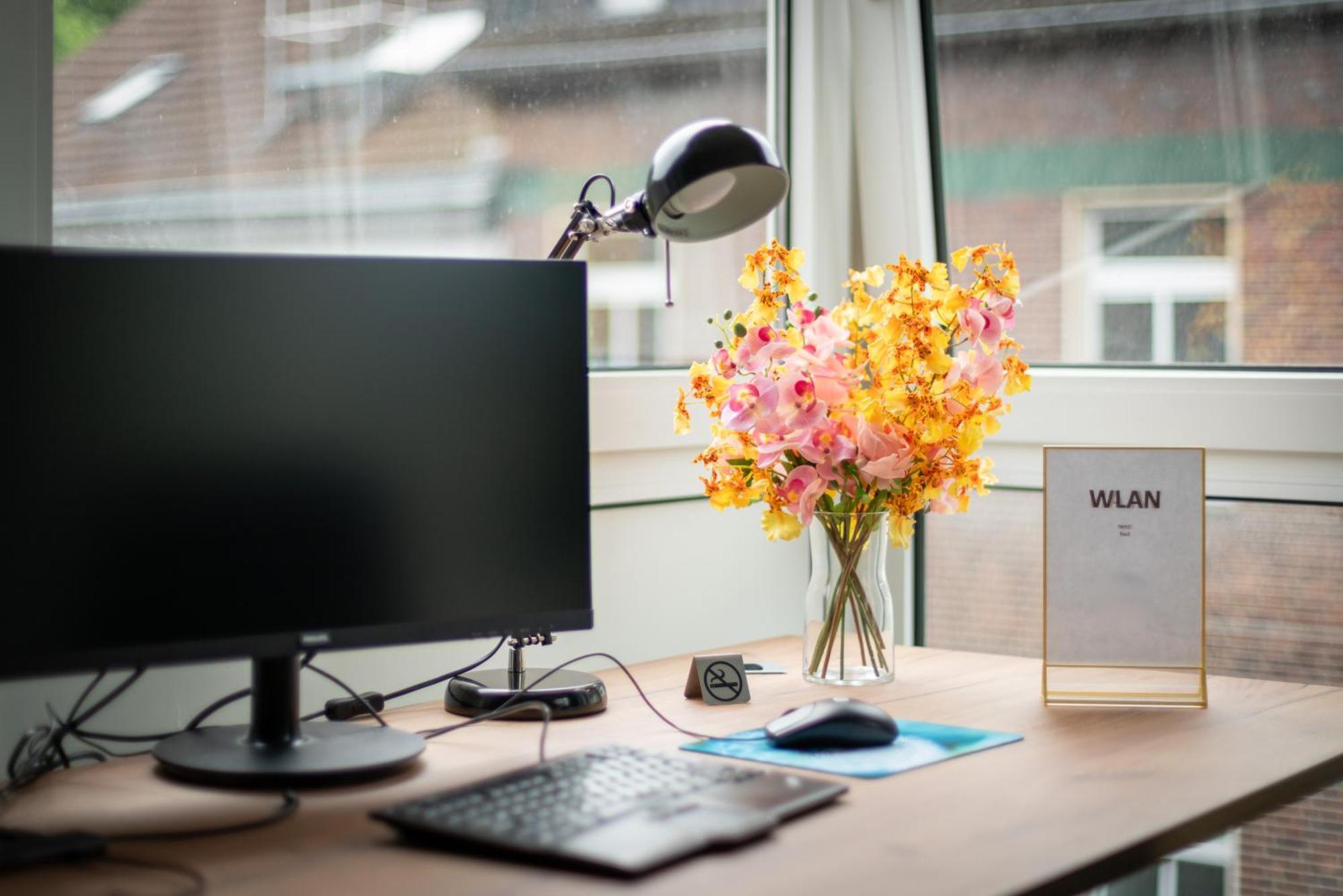 Federnest - Luxus-Studio - Kingsize Boxspringbett - Home-Office Mit Monitor Und Drucker - 11 Min Hbf Дуйсбург Экстерьер фото